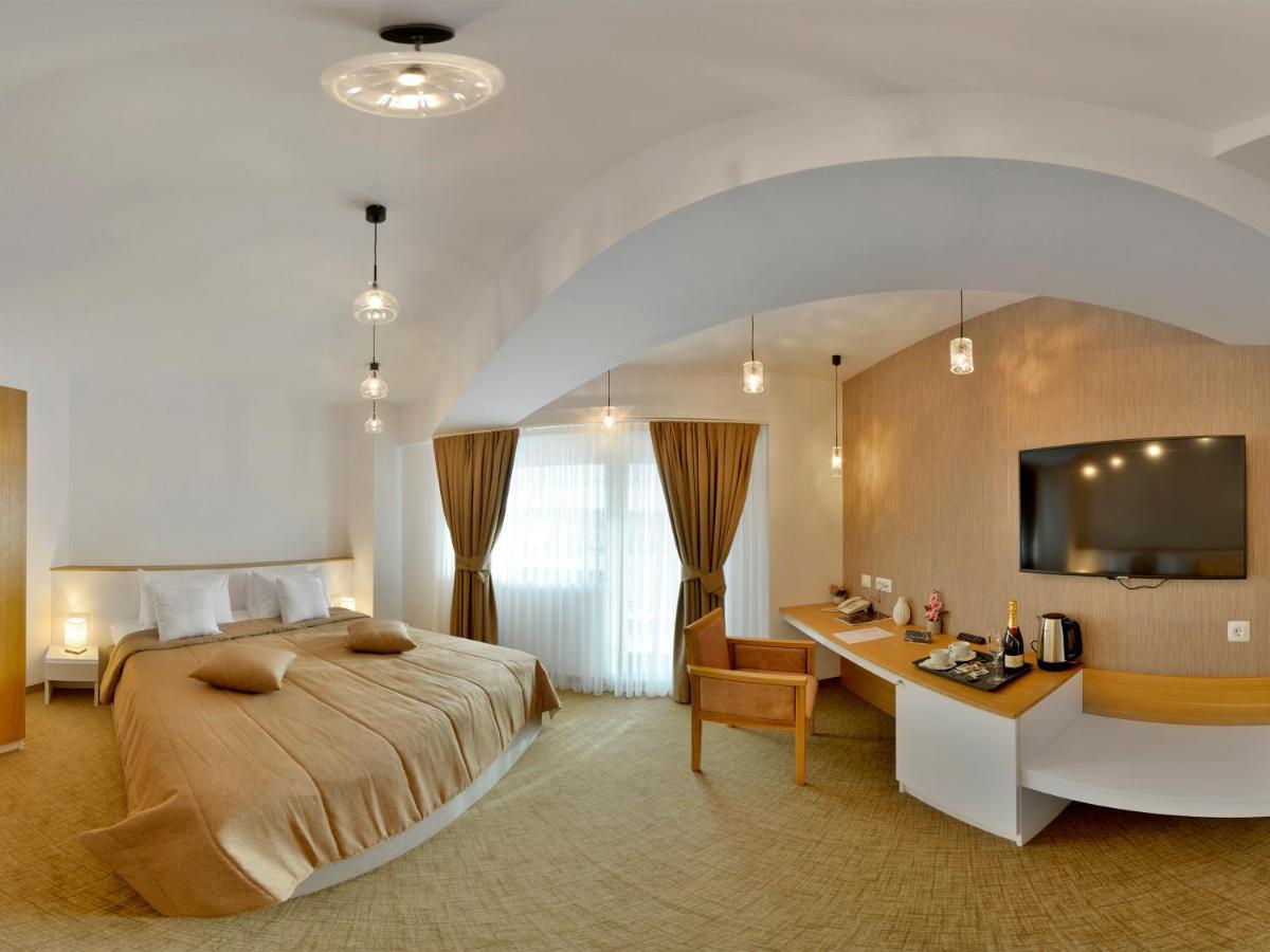Hotel Condor Тулча Экстерьер фото