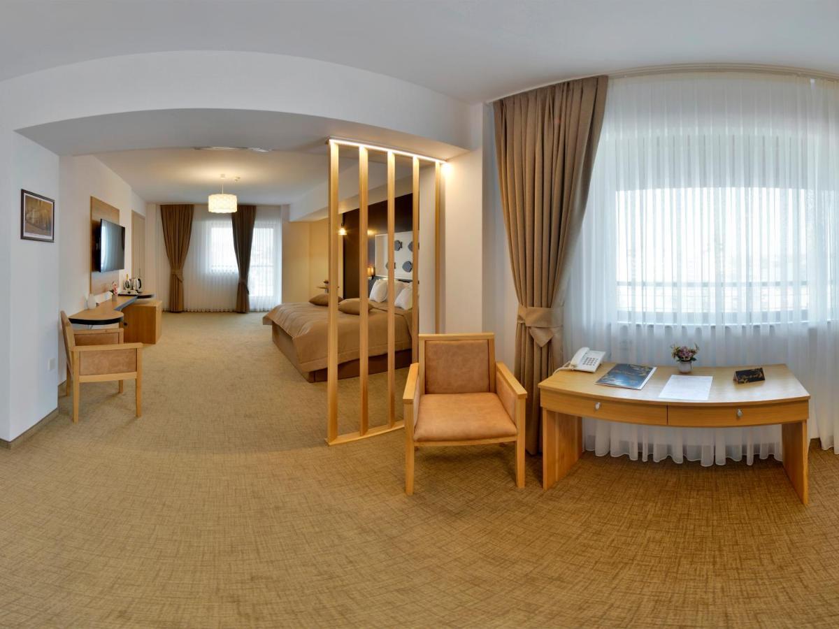 Hotel Condor Тулча Экстерьер фото