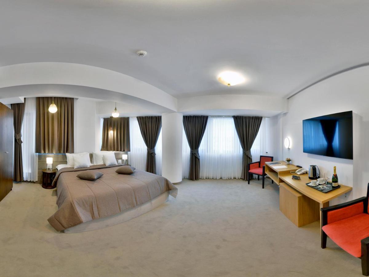 Hotel Condor Тулча Экстерьер фото